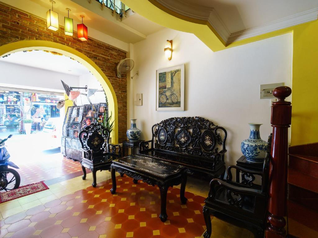 Hong Khách sạn